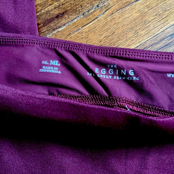 NWT WHBM Slimming Ponte  Legging size M/L - Picture 3 of 4